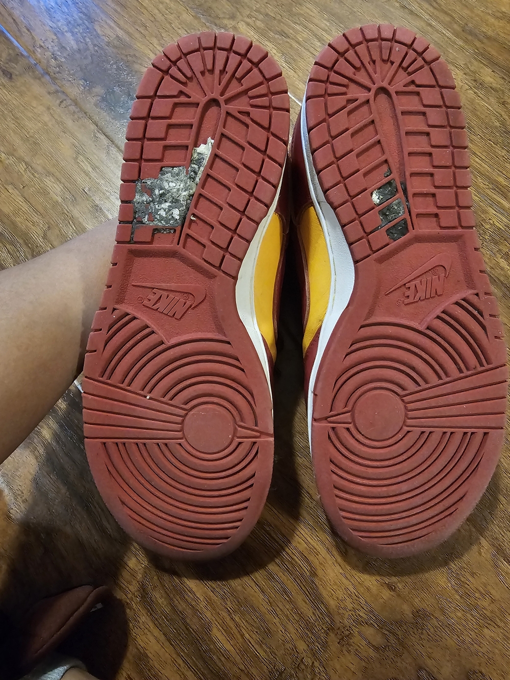 Nike Men's Low-Top Sneakers in Maroon and Yellow Gold - 10.5 US - Picture 4 of 6